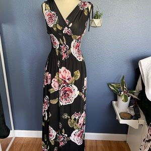 Black floral maxi dress - size medium